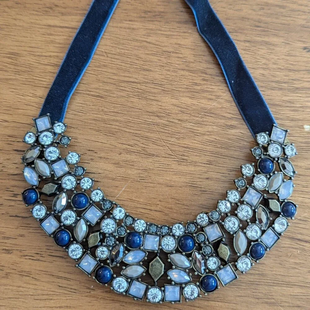 Premier Designs Antique Gold Necklace - Picture 2 of 4